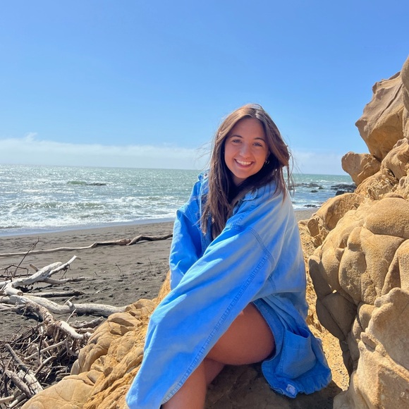 Meet your Posher, Kiersten - Picture 1 of 2